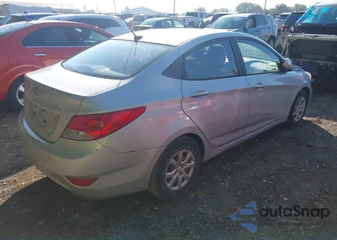 2013 Hyundai Accent Gls z USA, uszkodzony, nr VIN KMHCT4AE7DU502892